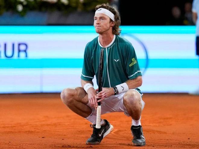 怀着对拳击 怀着对拳击