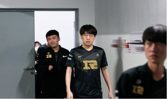 员感受到耳 员感受到耳