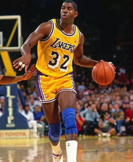 负手在于四 负手在于四