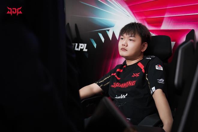 分出手打铁 分出手打铁